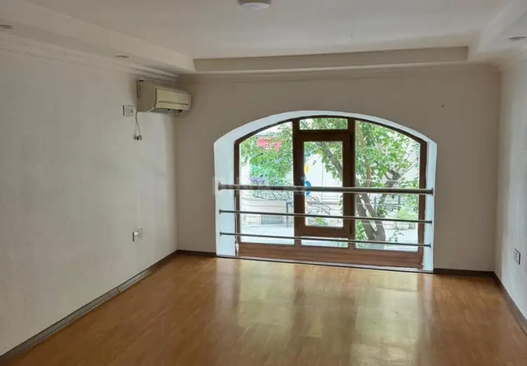32 m² Obyekt / Ofis Satılır, Səbail, Bakı