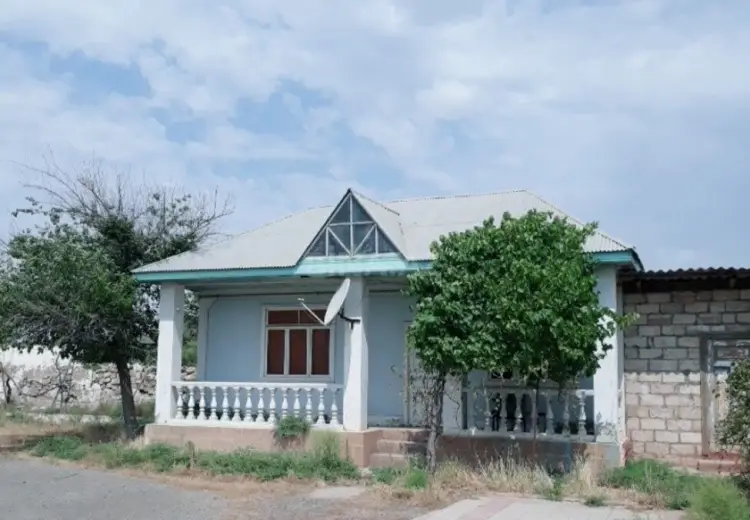 15 sot Torpaq Satılır, Salyan