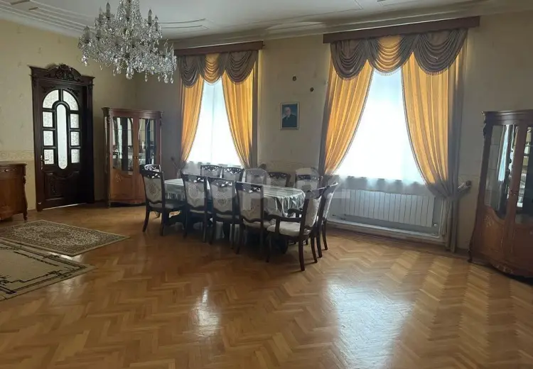 7 otaqlı mənzil , Bakı