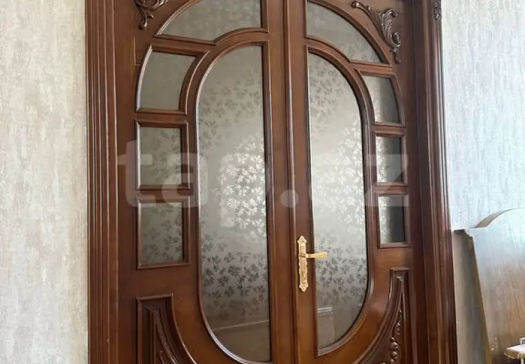 7 otaqlı mənzil , Bakı
