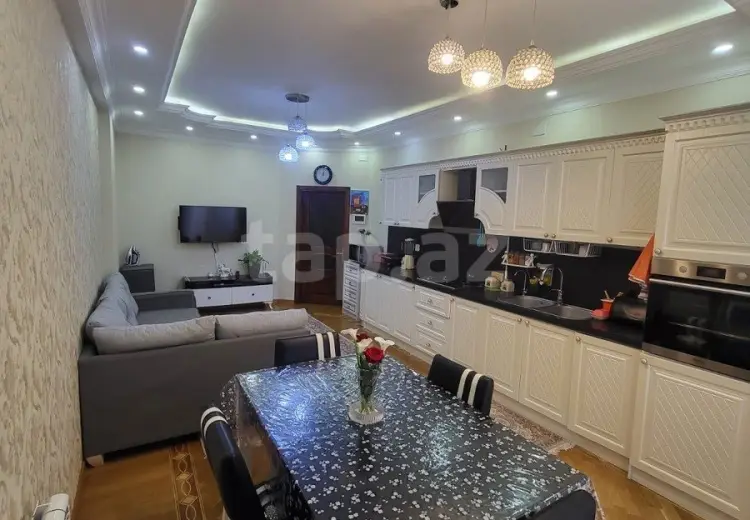 4 otaqlı mənzil , Bakı