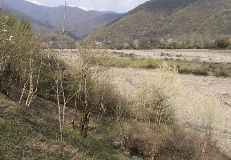 10 sot Torpaq Satılır, Qəbələ