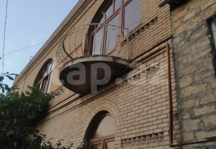 9 otaqlı mənzil , Gəncə