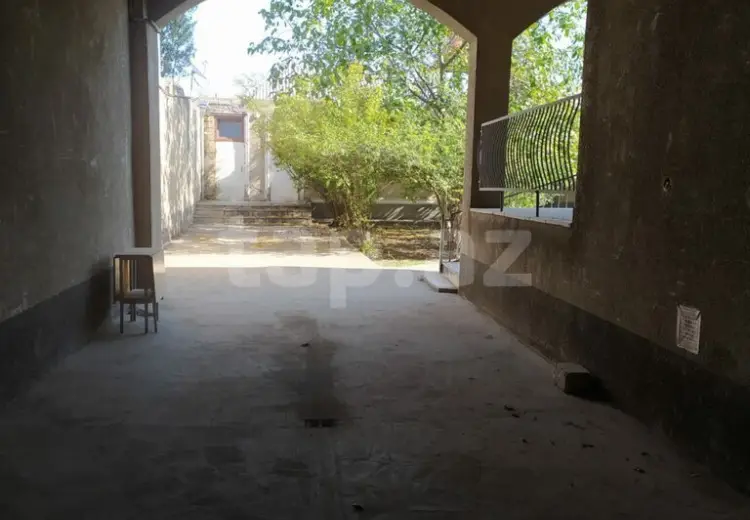 9 otaqlı mənzil , Gəncə