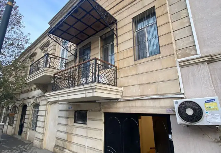 200 m² Obyekt / Ofis Satılır, Səbail, Bakı