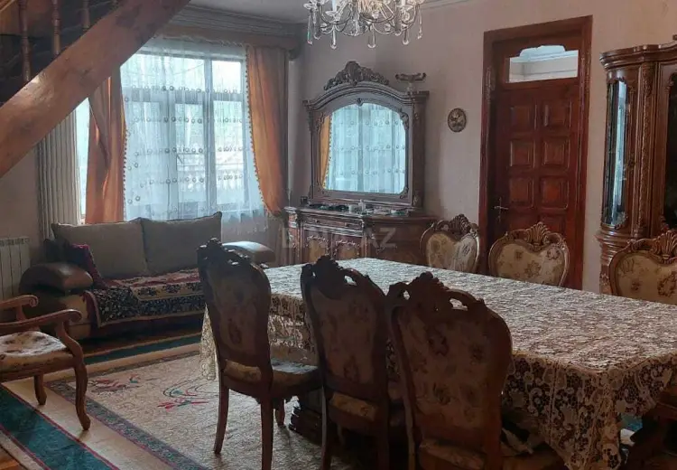 8 otaqlı mənzil Satılır, Gəncə