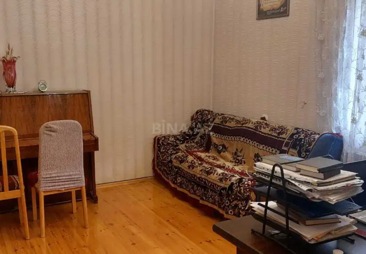 8 otaqlı mənzil Satılır, Gəncə