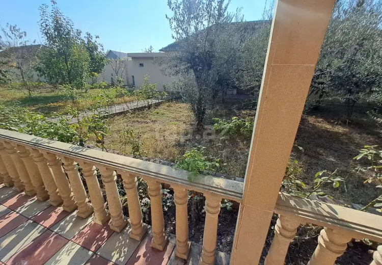 6 otaqlı mənzil , Şəki