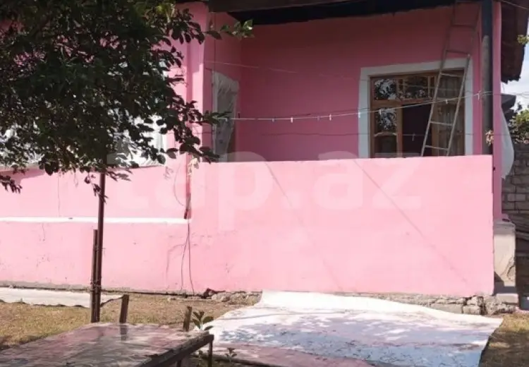 3 otaqlı mənzil , Şəki