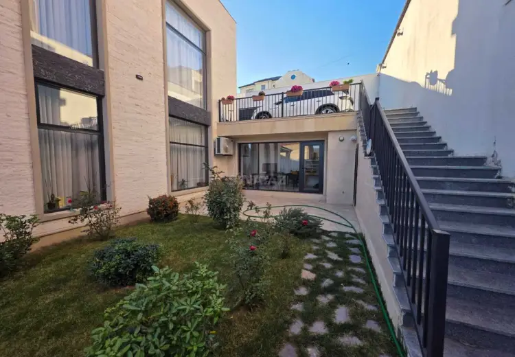 8 otaqlı mənzil Satılır, Badamdar qəs., Səbail, Bakı