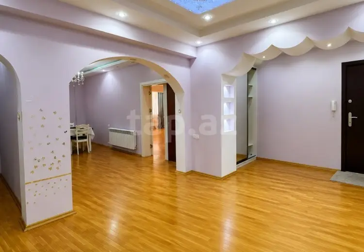 4 otaqlı mənzil , Bakı