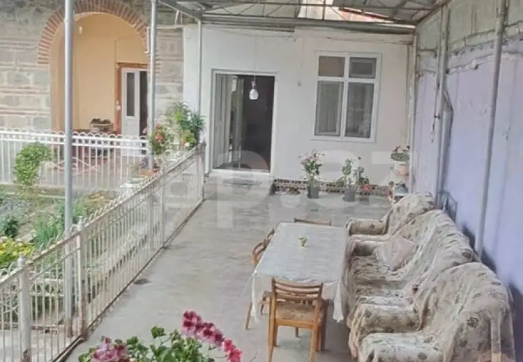 5 otaqlı mənzil , Şəki