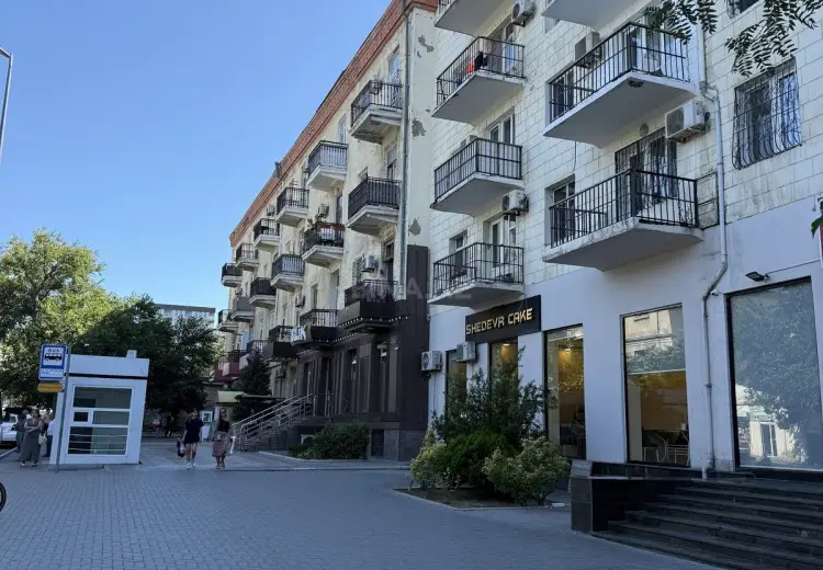3 otaqlı mənzil Satılır, Bayıl qəs., Səbail, Bakı