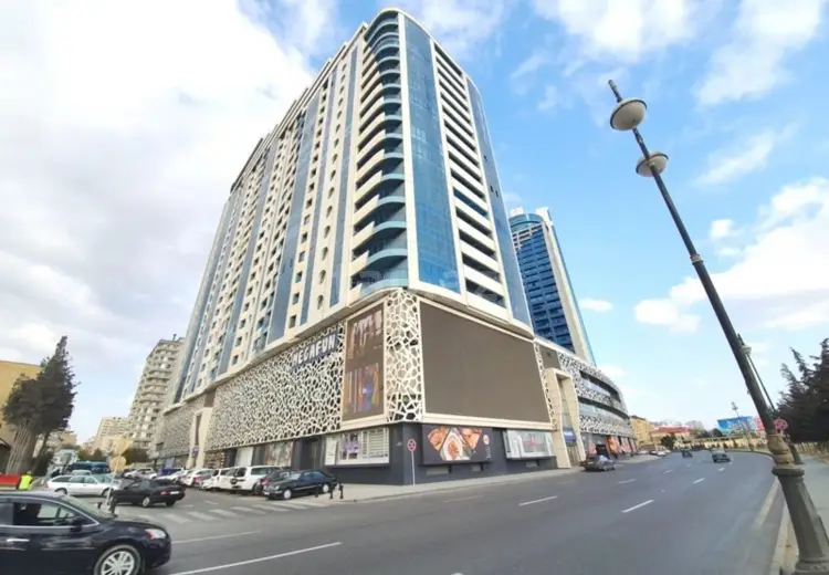 6 otaqlı mənzil , Bakı