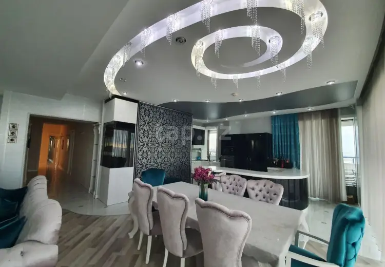 6 otaqlı mənzil , Bakı