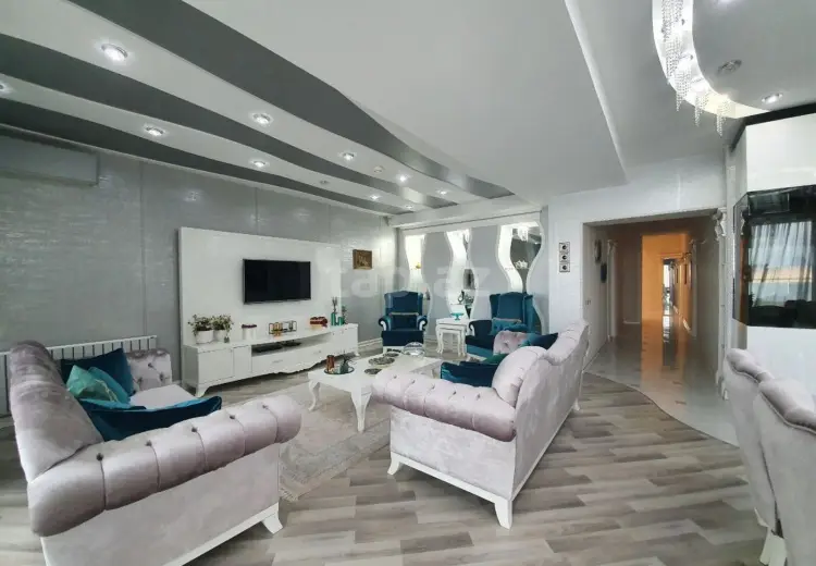 6 otaqlı mənzil , Bakı