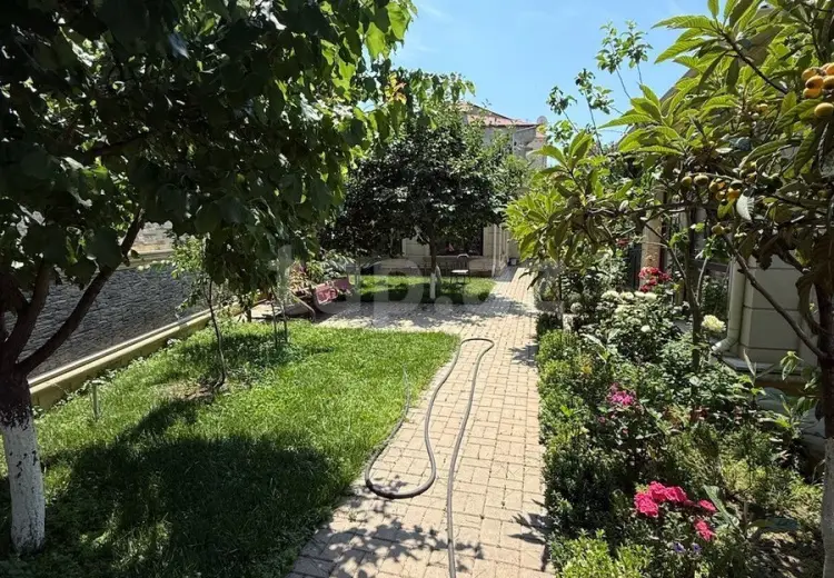 7 otaqlı mənzil , Bakı