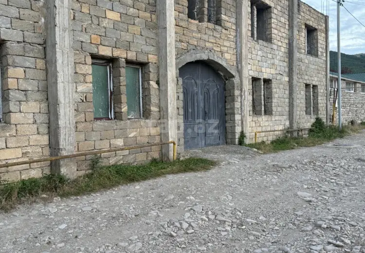 20 otaqlı mənzil , Xızı