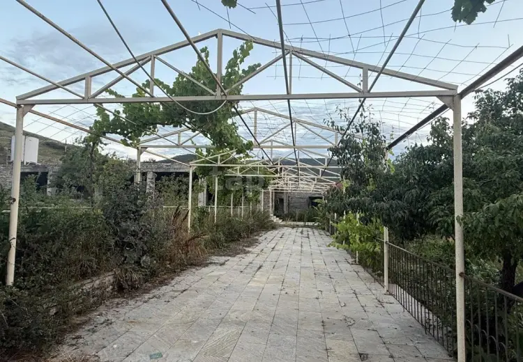 20 otaqlı mənzil , Xızı