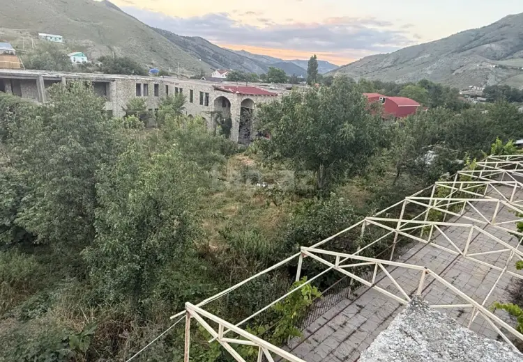 20 otaqlı mənzil , Xızı