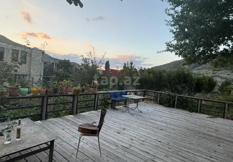 20 otaqlı mənzil , Xızı