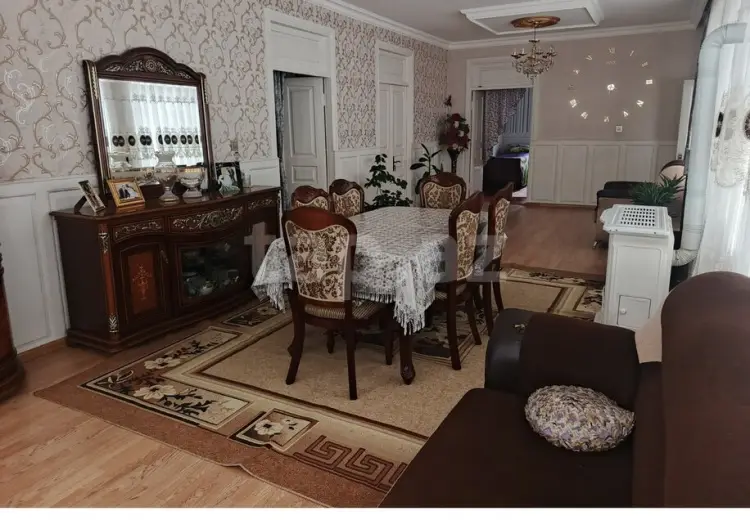 15 otaqlı mənzil , Quba