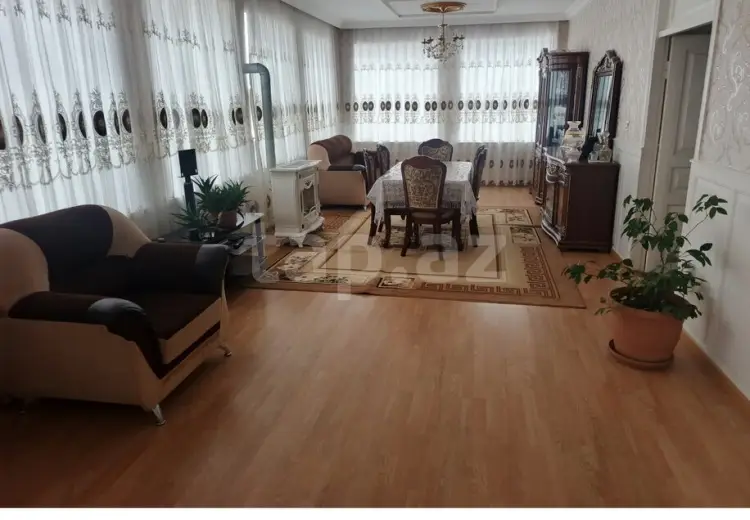 15 otaqlı mənzil , Quba