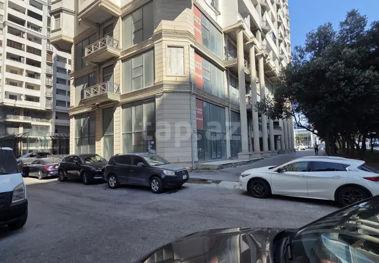 4 otaqlı mənzil , Bakı