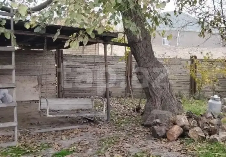 7 otaqlı mənzil , Xudat