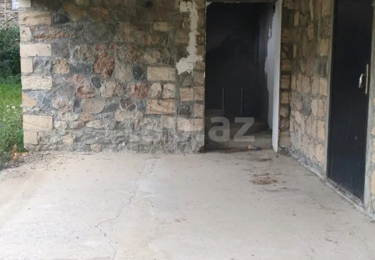 8 otaqlı mənzil , Qusar