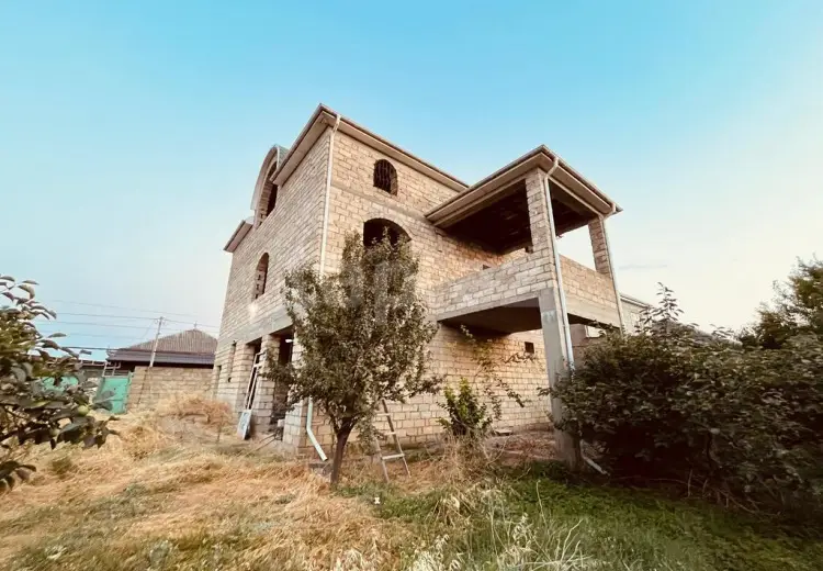 8 otaqlı mənzil , Xaçmaz