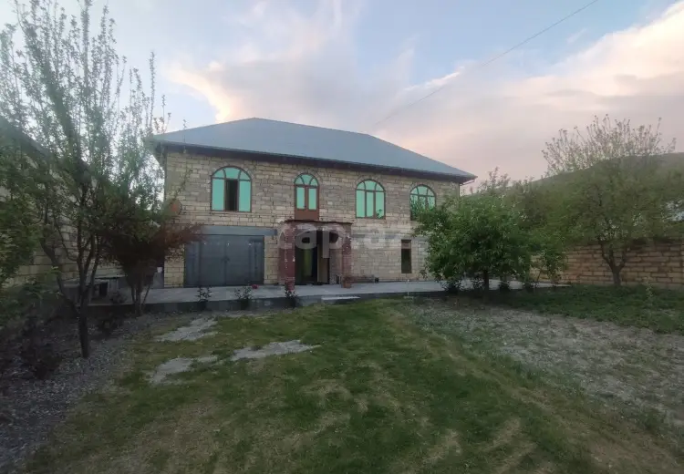 3 otaqlı mənzil , Şəki
