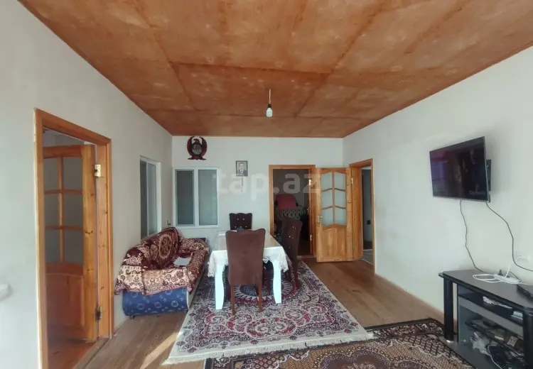3 otaqlı mənzil , Şəki