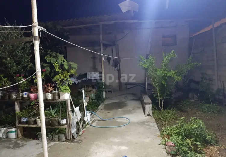 8 otaqlı mənzil , Bakı