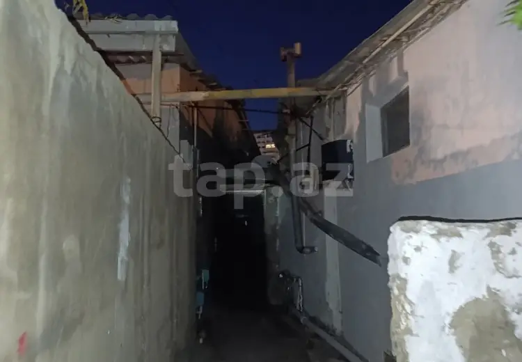 8 otaqlı mənzil , Bakı