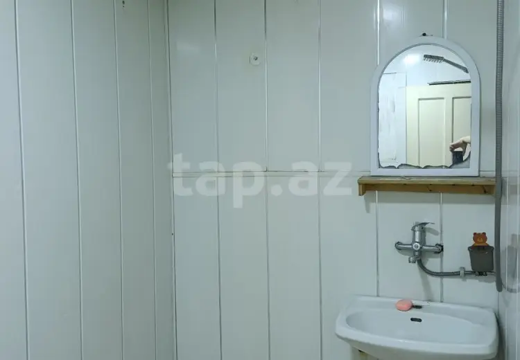 8 otaqlı mənzil , Bakı