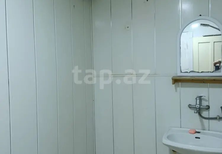8 otaqlı mənzil , Bakı