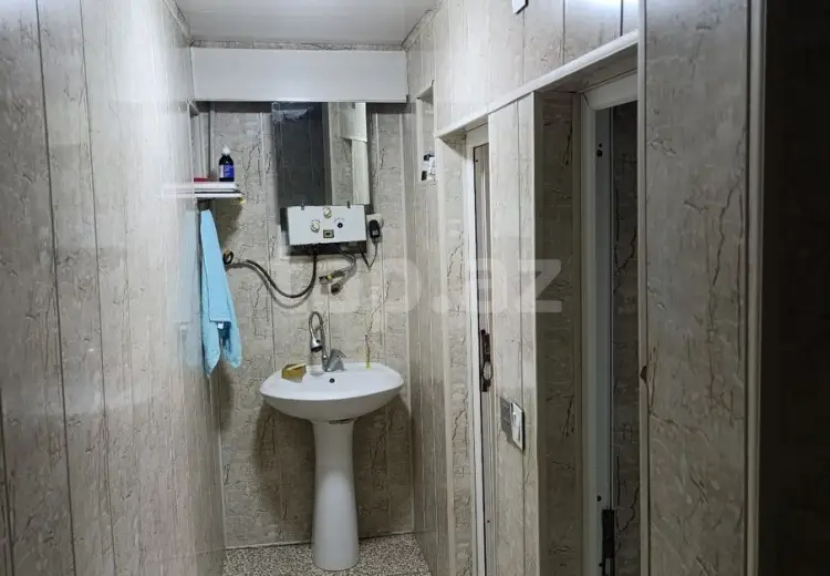 8 otaqlı mənzil , Bakı