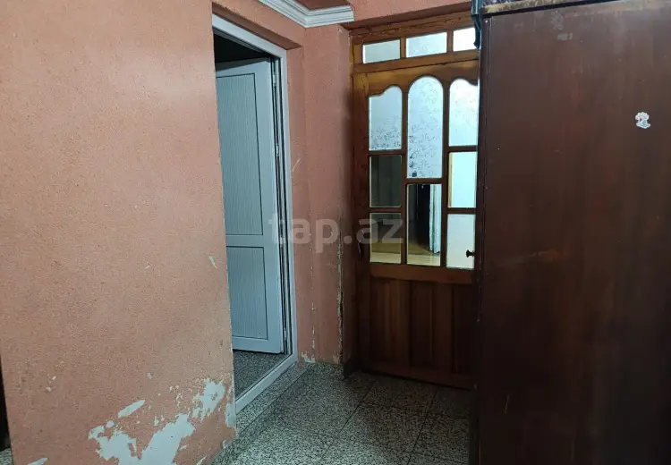 8 otaqlı mənzil , Bakı