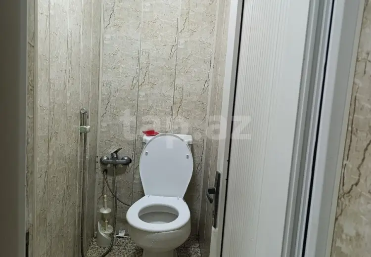 8 otaqlı mənzil , Bakı
