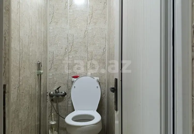 8 otaqlı mənzil , Bakı
