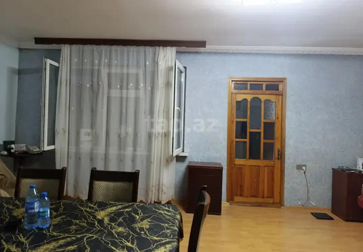 8 otaqlı mənzil , Bakı