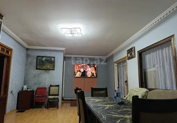 8 otaqlı mənzil , Bakı