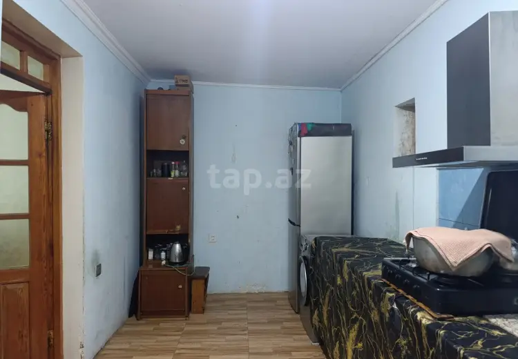 8 otaqlı mənzil , Bakı