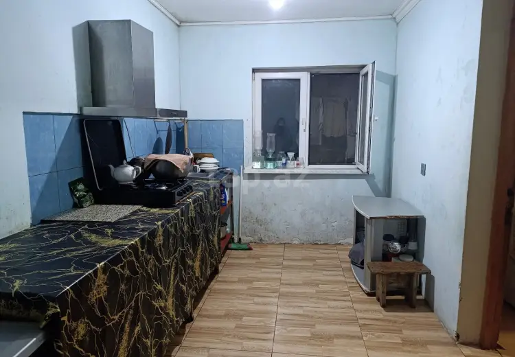 8 otaqlı mənzil , Bakı