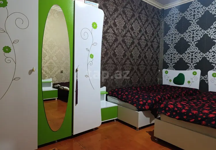 8 otaqlı mənzil , Bakı