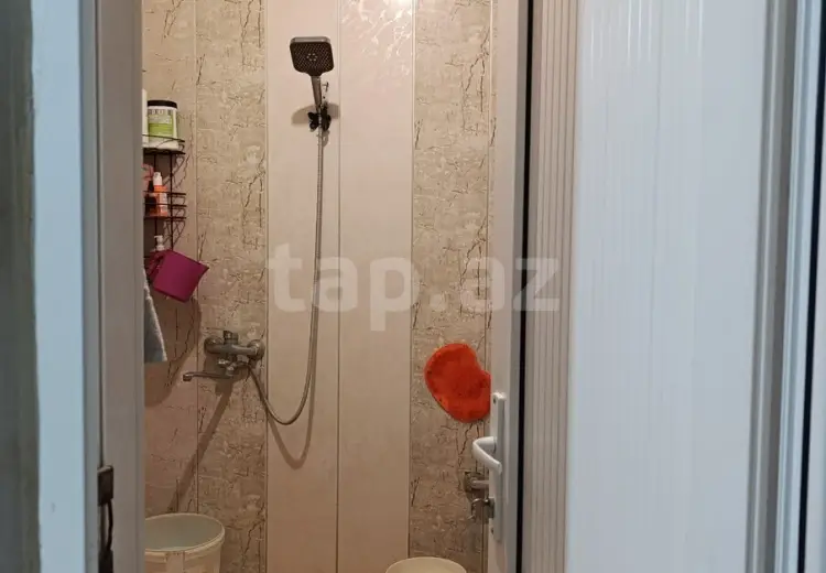 8 otaqlı mənzil , Bakı