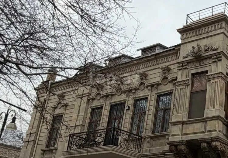 7 otaqlı mənzil , Bakı