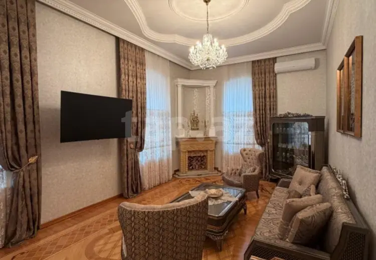 7 otaqlı mənzil , Bakı