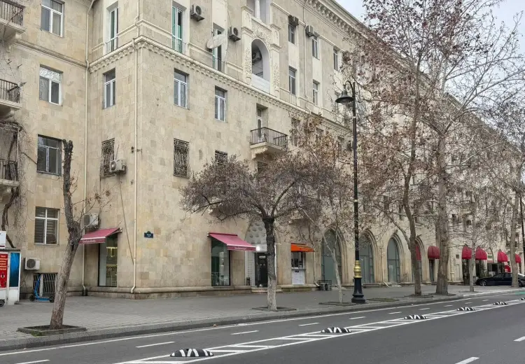 92 m² Obyekt / Ofis Satılır, Səbail, Bakı